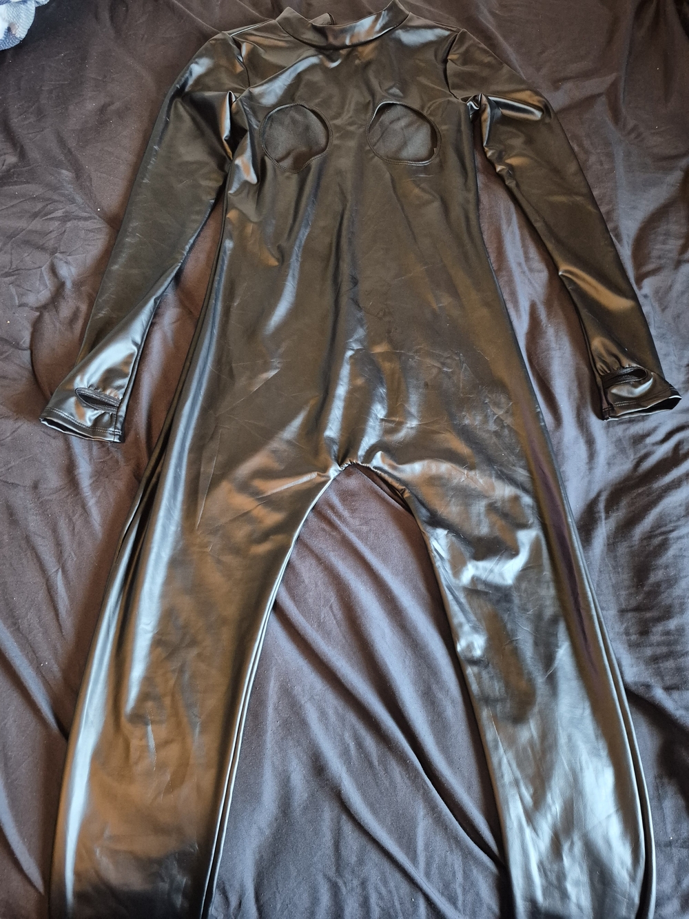 NWOT FULL BODY FAUX LEATHER COSTUME W CHEST CUTOUTS COSTUME